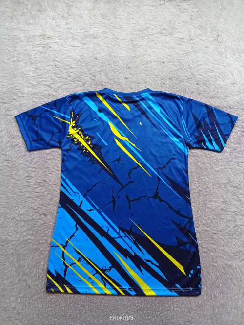 Jersey Biru 'Ayun' dengan Desain Abstrak Dinamis - Gambar 2