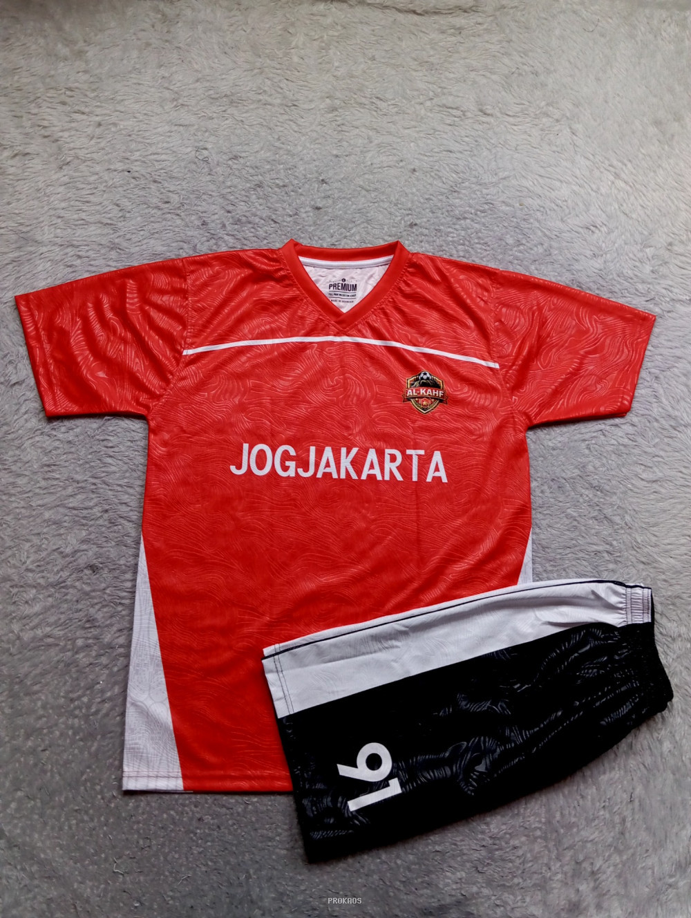 Jersey Bola Merah Jogjakarta: Desain Modern & Logo JERSAL-KAHE - Jersey Custom PROKAOS