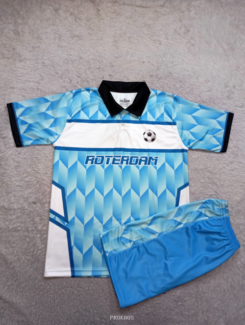 Jersey Bola Rotterdam: Biru, Putih, dan Desain Geometris - Jersey Custom PROKAOS