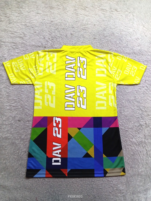 Jersey Bola SR Rejeki: Kuning, Geometris, dan 'DAV 23' - Gambar 2