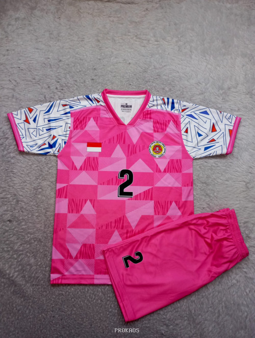 Jersey Futsal Pink dengan Motif Geometris dan Logo - Jersey Custom PROKAOS