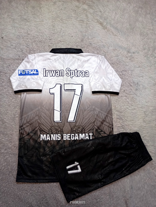 Jersey Futsal Putih-Abu-Hitam dengan Motif Daun, Logo & Celana - Gambar 2
