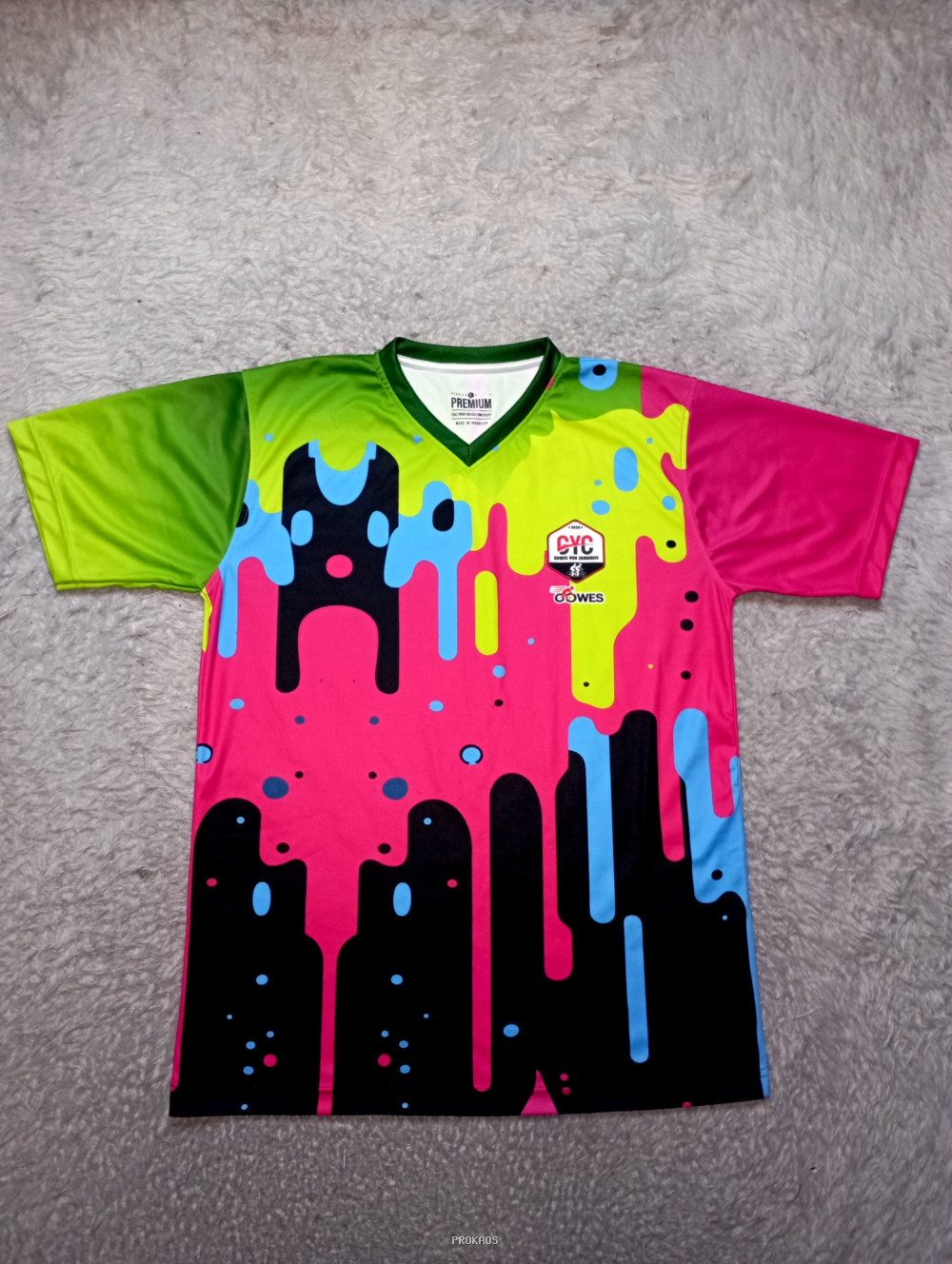 Jersey Gowes: Desain Abstrak Warna Cerah dengan Logo CYC - Jersey Custom PROKAOS