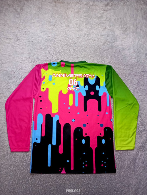 Jersey Gowes: Desain Abstrak Warna Cerah dengan Logo CYC - Gambar 4