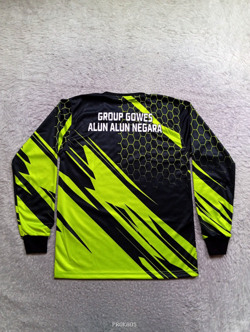 Jersey Gowes Lengan Panjang: Hitam, Hijau, & Desain Dinamis - Gambar 2