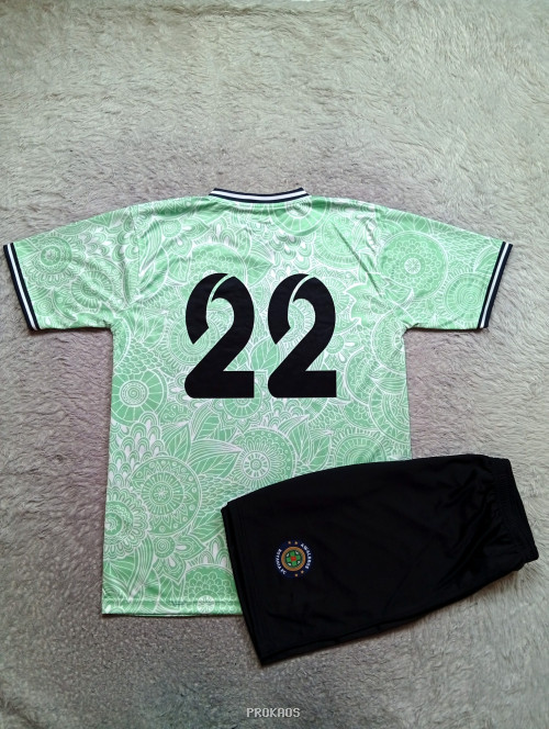 Jersey Hijau Motif Bunga & Celana Hitam '22' untuk Sepak Bola - Gambar 2