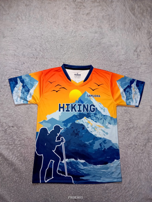 Jersey Hiking: Desain Gunung & Pendaki dengan Gradasi Sunset - Jersey Custom PROKAOS