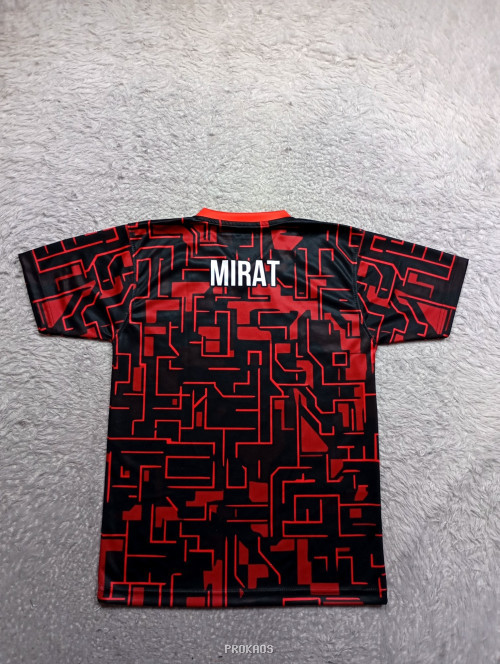 Jersey Hitam Merah: Desain Circuit Modern dengan Kerah V-Neck - Gambar 2