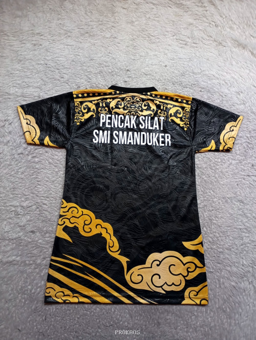 Jersey Hitam Motif Awan Emas dengan Desain Khas - Gambar 2