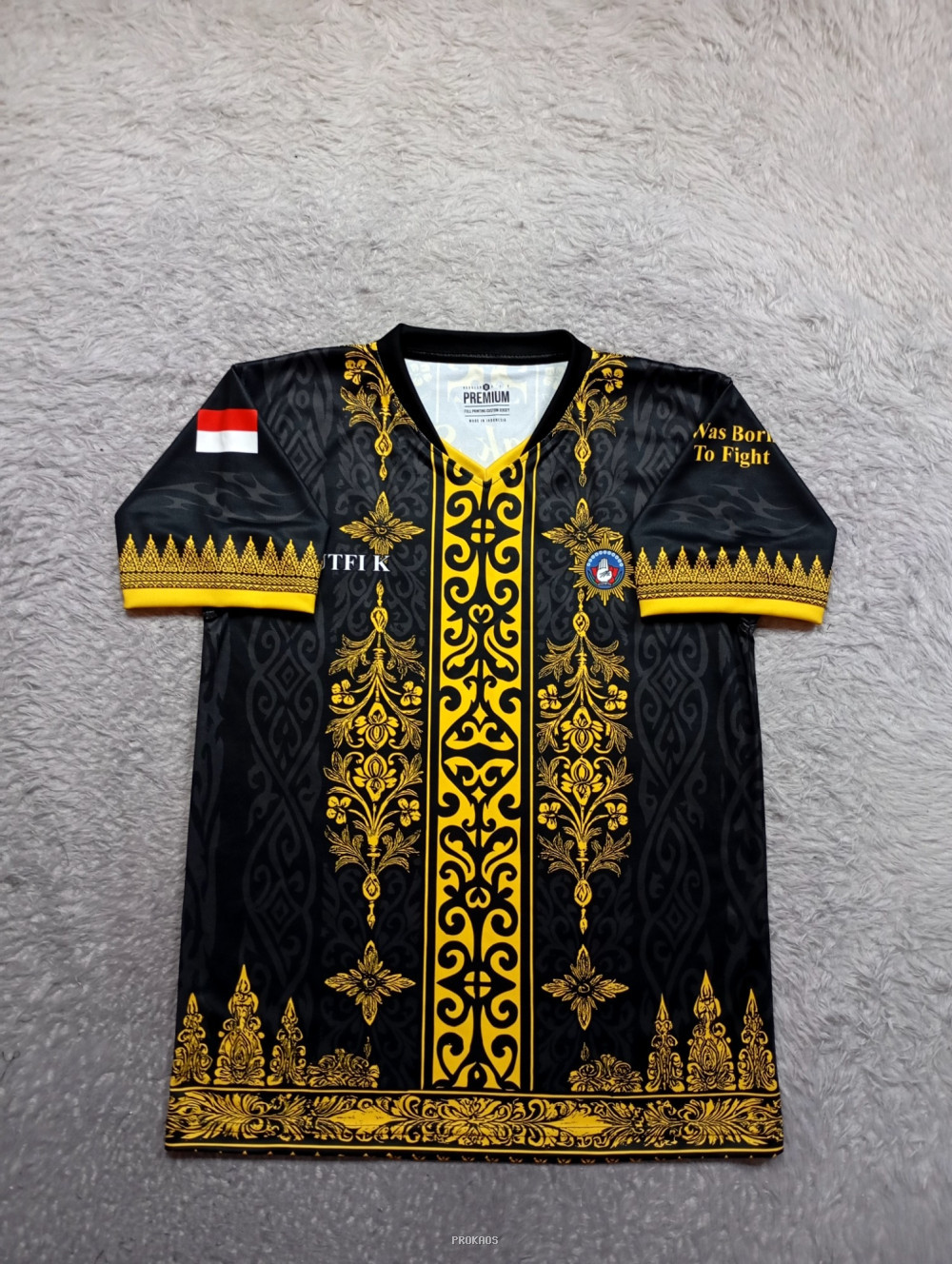 Jersey Hitam Motif Emas dengan Bendera Merah Putih - Jersey Custom PROKAOS