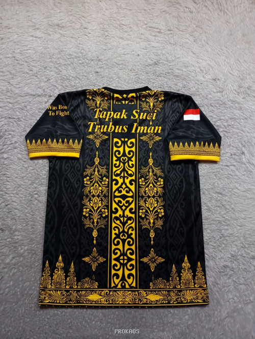 Jersey Hitam Motif Emas dengan Bendera Merah Putih - Gambar 2