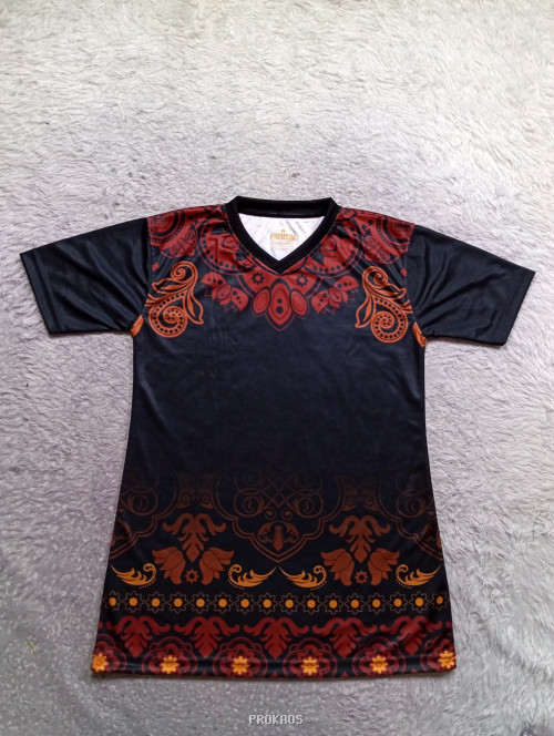 Jersey Hitam Motif Etnik Oranye-Merah dengan Kerah V - Jersey Custom PROKAOS
