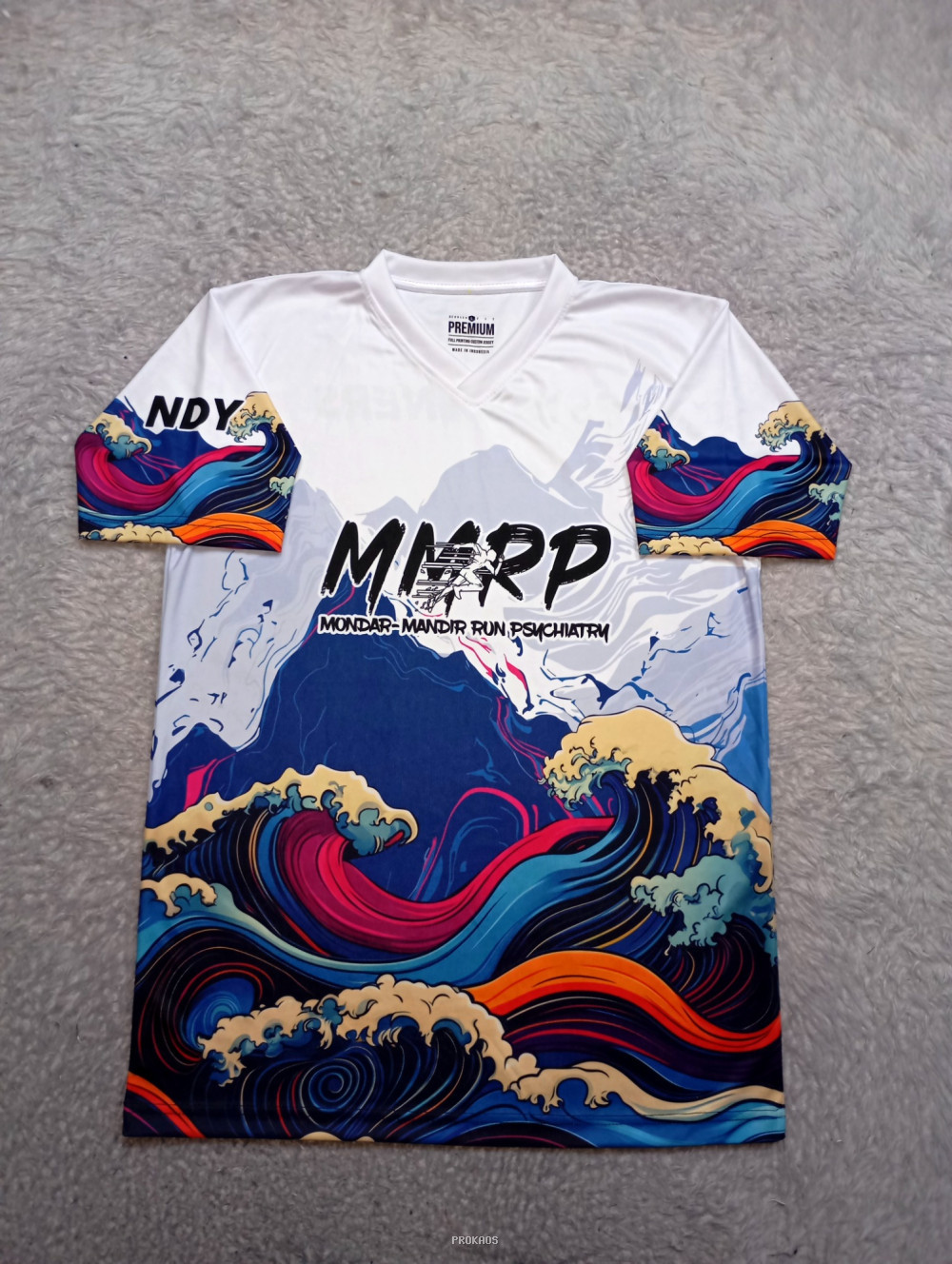 Jersey Lari 'MMRP' dengan Desain Ombak Berwarna-warni - Jersey Custom PROKAOS