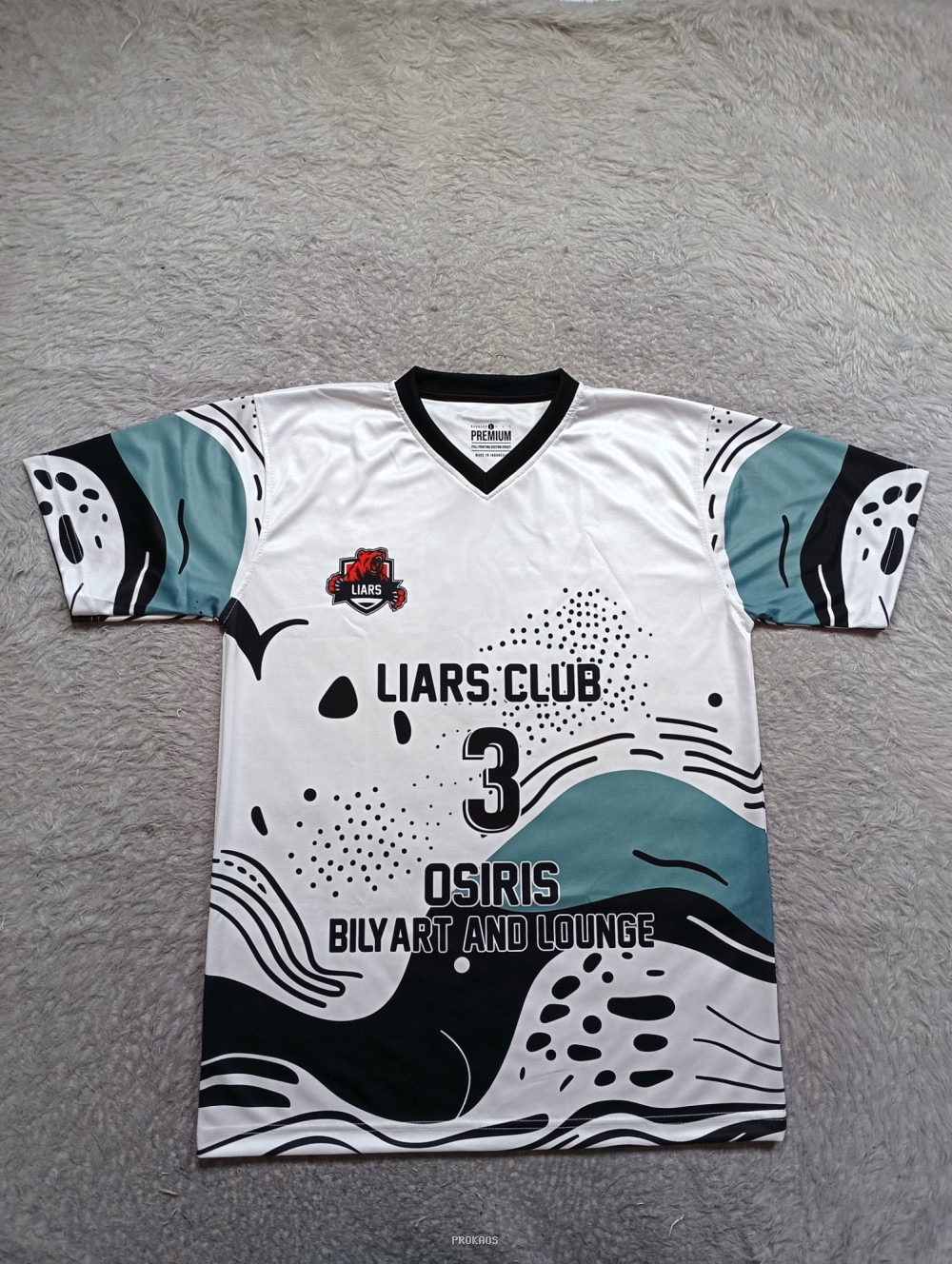 Jersey Liars Club: Putih dengan Detail Abstrak & Nomor 3 - Jersey Custom PROKAOS