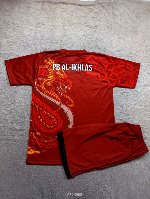 Jersey Merah Berdesain Naga: Atletik dengan Sentuhan Tradisional - Gambar 2