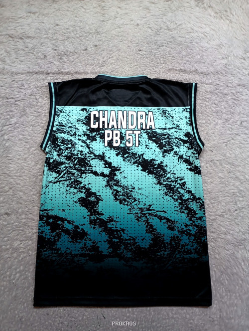 Jersey Mie Chandra: Kombinasi Warna Biru, Hitam, & Motif Gradasi - Gambar 4