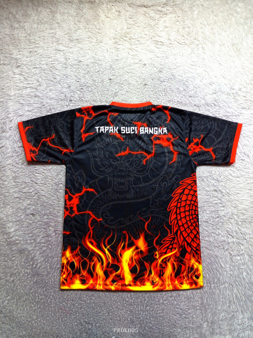 Jersey Naga Api: Hitam, Merah, dengan Desain Dinamis - Gambar 2