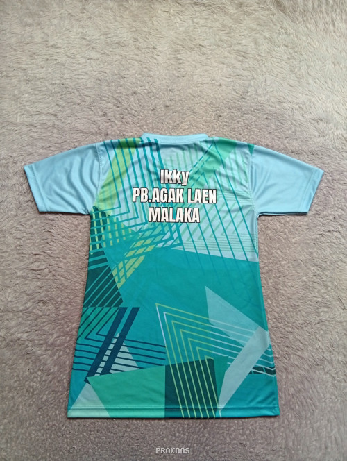 Jersey Olahraga Biru Muda dengan Desain Geometris - Gambar 2