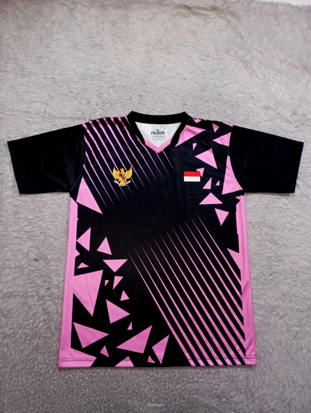 Jersey Olahraga Indonesia: Hitam-Pink dengan Garuda - Jersey Custom PROKAOS