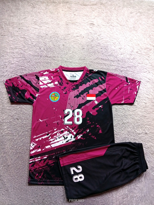 Jersey Olahraga Merah Muda-Hitam: Nomor 28, Desain Abstrak - Jersey Custom PROKAOS