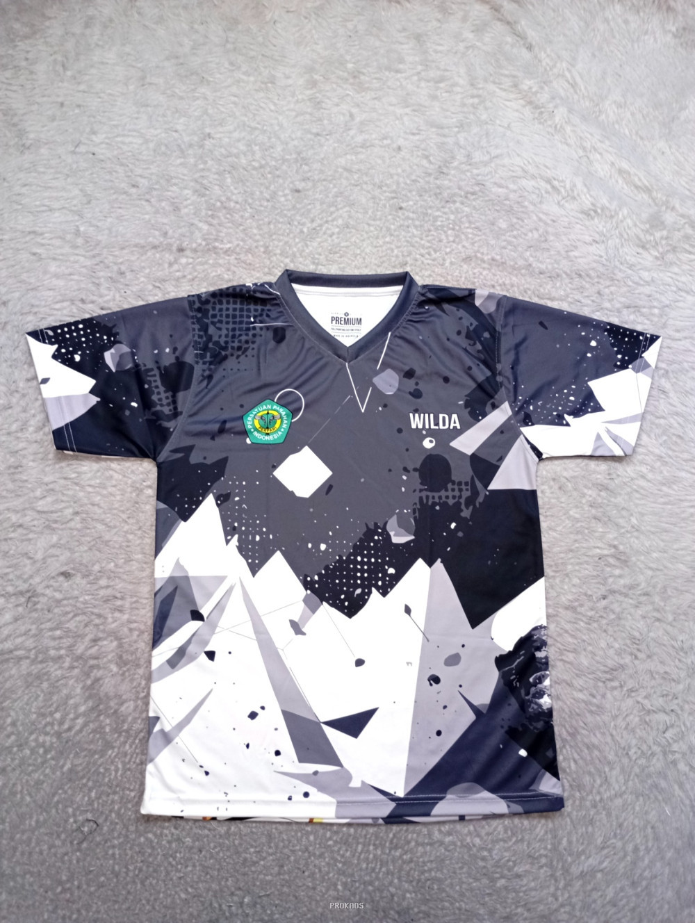 Jersey Olahraga Wilda: Desain Abstrak Dominasi Warna Abu - Jersey Custom PROKAOS