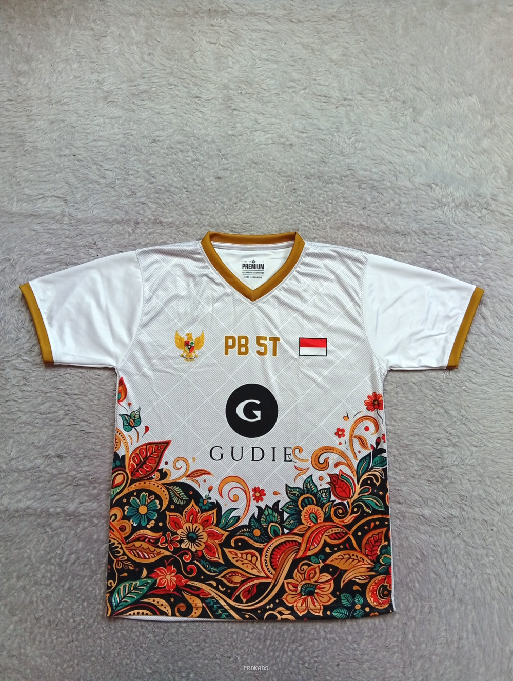 Jersey Putih Desain Batik Modern dengan Logo & Identitas - Jersey Custom PROKAOS