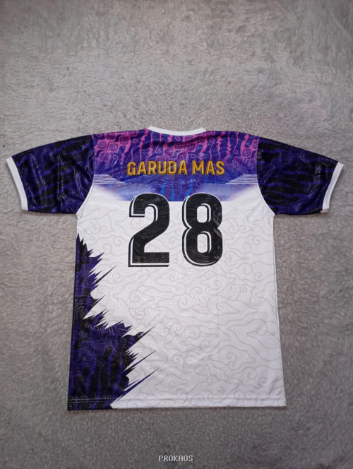 Jersey Putih Desain Unik dengan Elemen Batik & Warna Ungu - Gambar 2