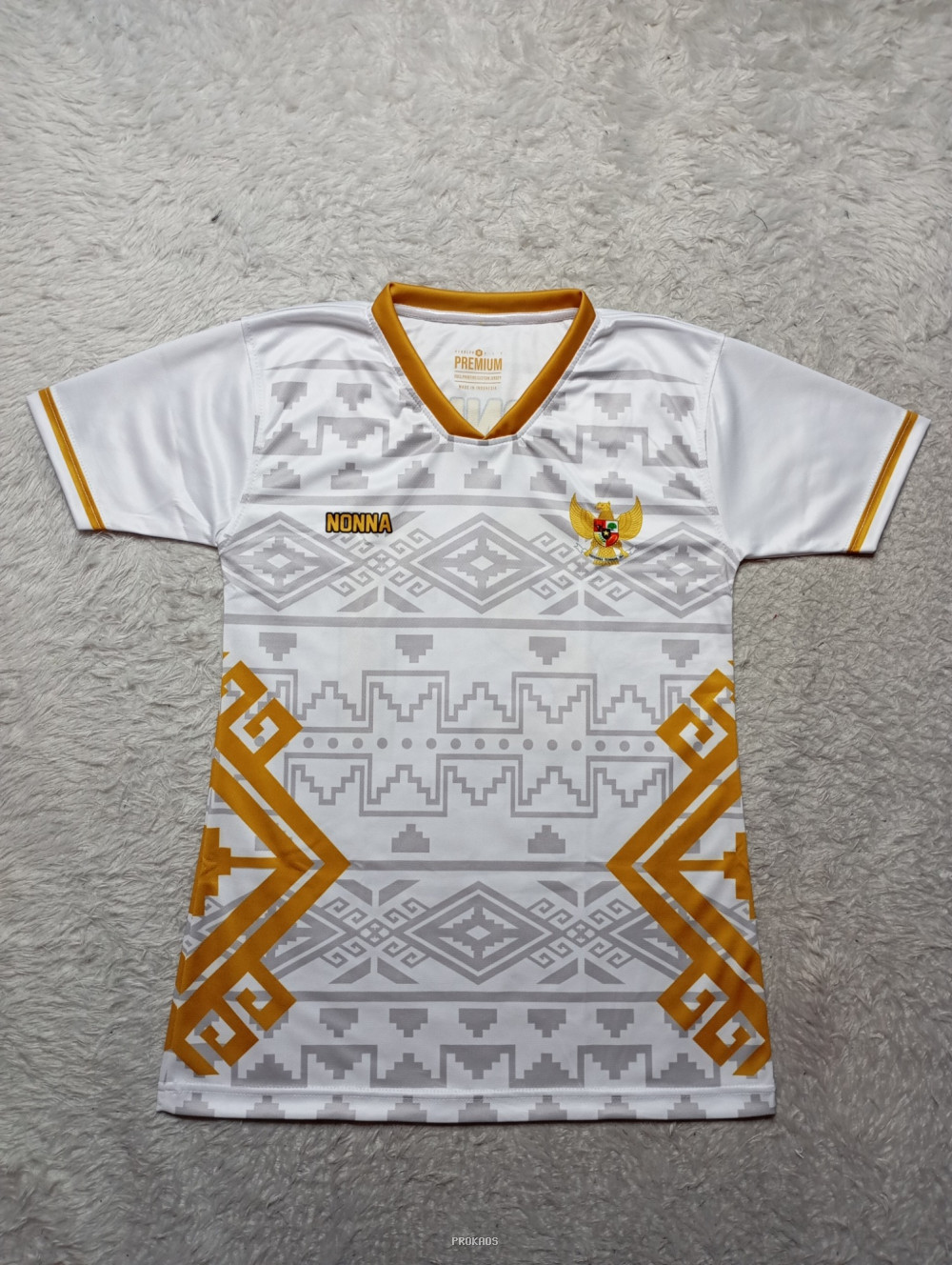 Jersey Putih Indonesia: Motif Khas & Logo Garuda - Jersey Custom PROKAOS