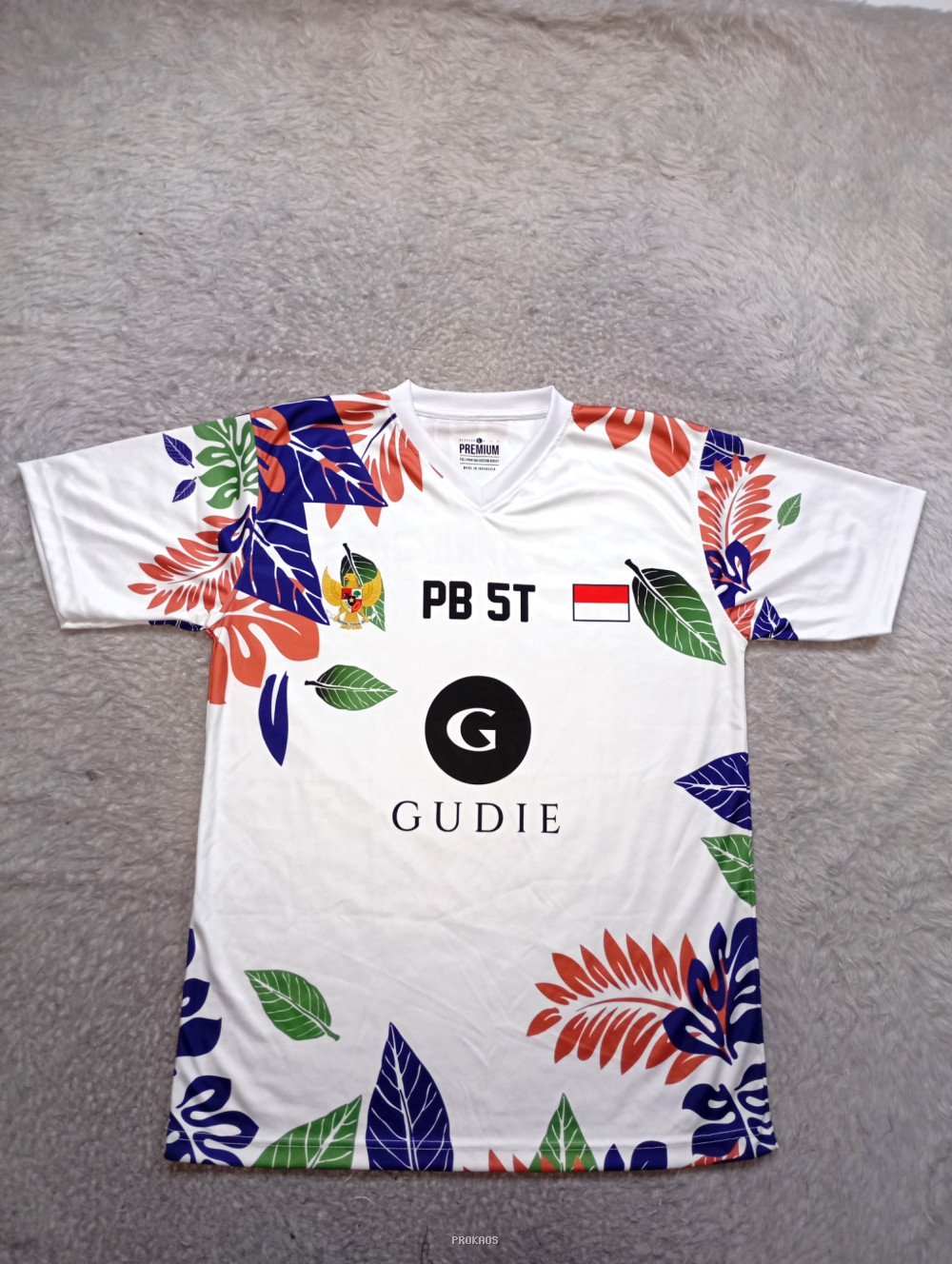 Jersey Putih Motif Daun, Logo GUDIE, PB ST, Garuda & Bendera - Jersey Custom PROKAOS