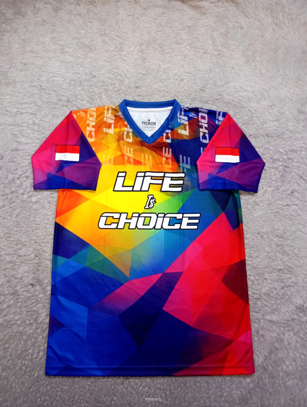Jersey Sporty 'Life & Choice' dengan Desain Geometris Berwarna-warni - Jersey Custom PROKAOS