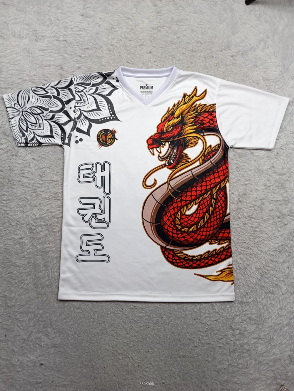 Jersey Taekwondo Putih: Naga Merah & Motif Mandala Hitam - Jersey Custom PROKAOS