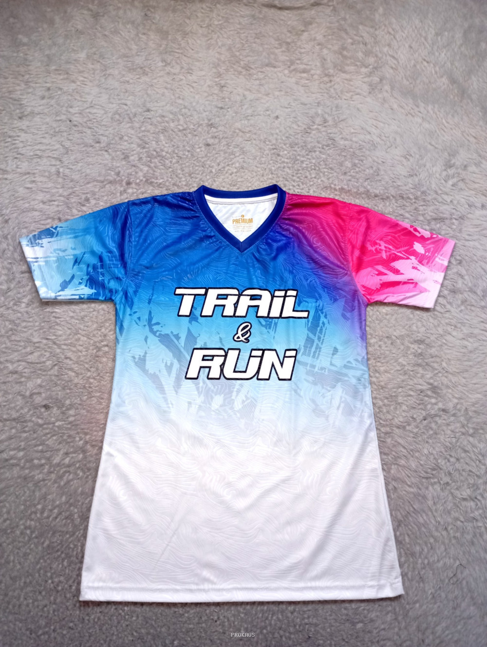 Jersey Trail & Run: Gradasi Warna Cerah dengan Desain Dinamis - Jersey Custom PROKAOS