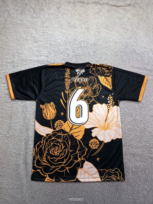 Jersey Voli Hitam dengan Motif Bunga dan Elemen Emas - Gambar 2