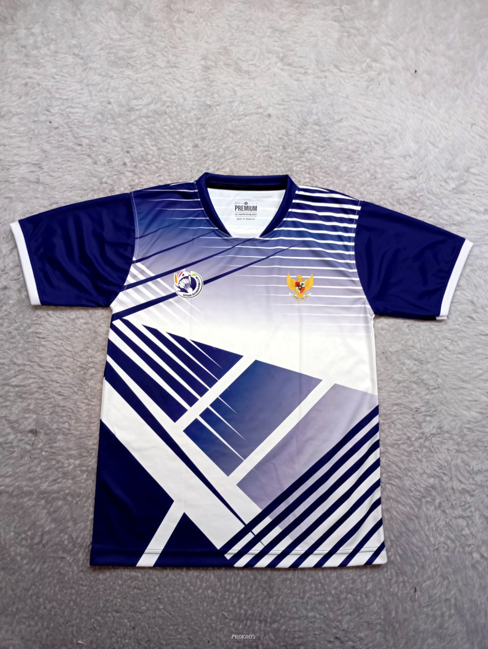 Jersey Badminton: Desain Dinamis Warna Biru & Putih - Jersey Custom PROKAOS