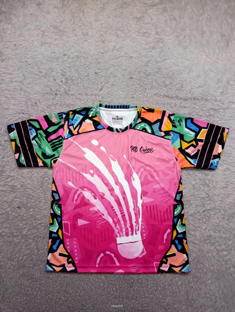 Jersey Badminton 'PB Queen' Pink dengan Desain Abstrak - Jersey Custom PROKAOS