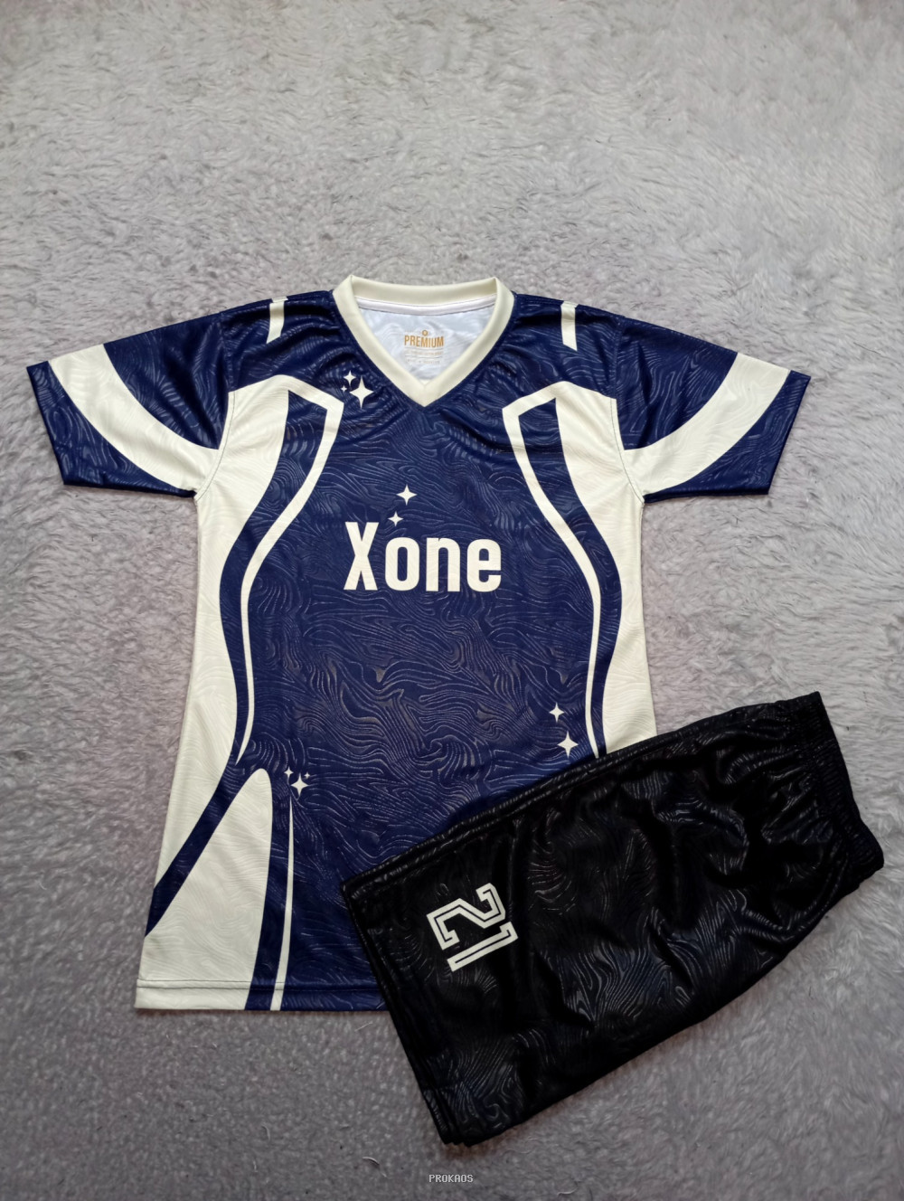 Jersey Bola Xone: Biru Tua, Putih, & Celana Hitam - Jersey Custom PROKAOS