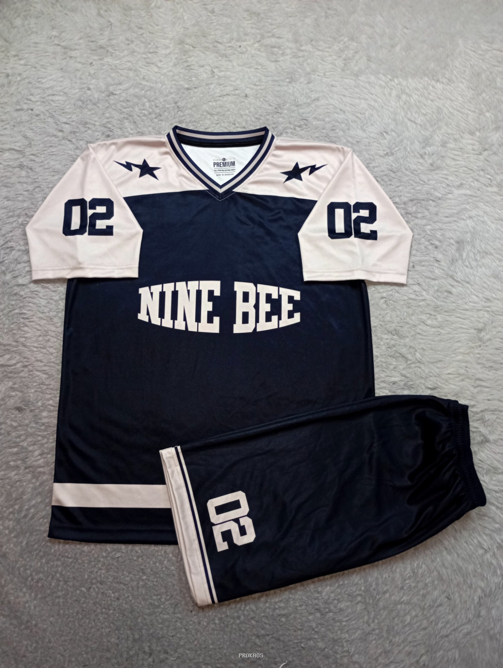 Jersey Kelas Nine Bee : Biru Tua, Krem - Jersey Custom PROKAOS