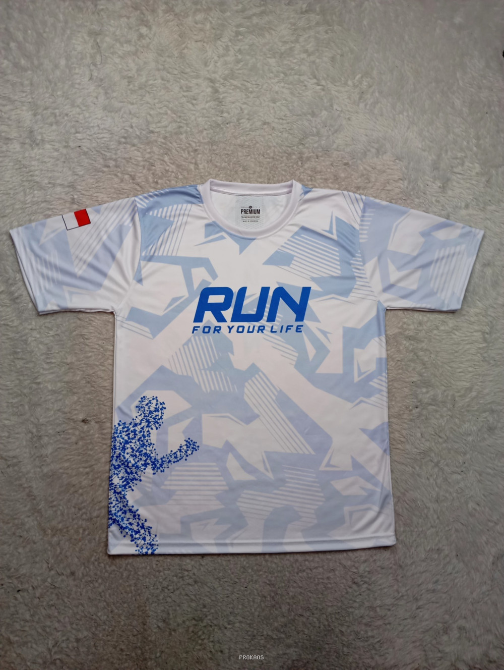 Jersey Lari Putih: Desain Geometris & Motivasi 'Run' - Jersey Custom PROKAOS
