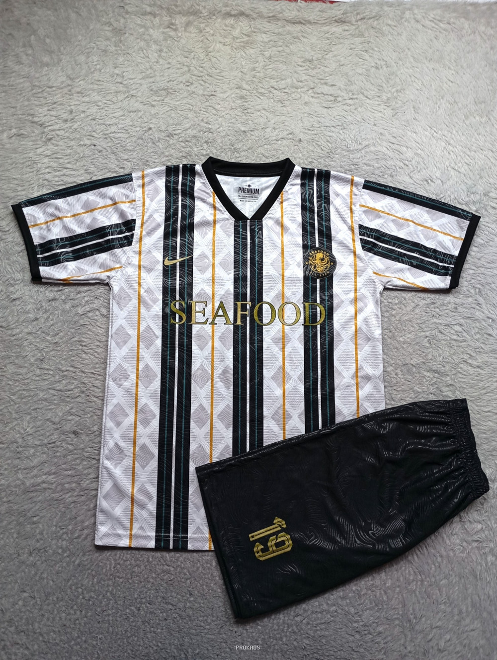 Jersey Sepak Bola Motif Garis Geometris : Putih, Hitam - Jersey Custom PROKAOS