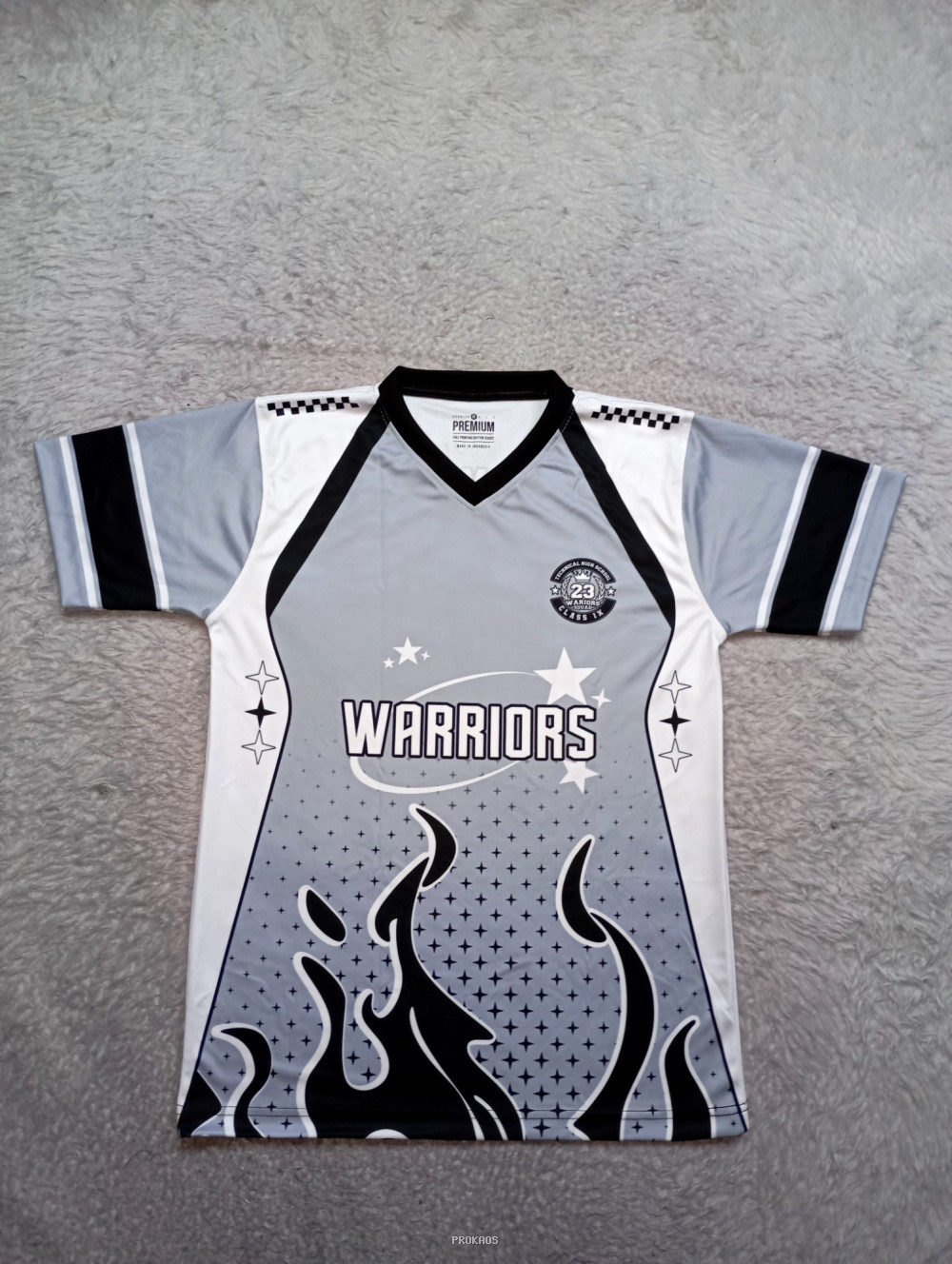 Jersey Olahraga Abu-abu dengan Desain Api & Bintang - Jersey Custom PROKAOS