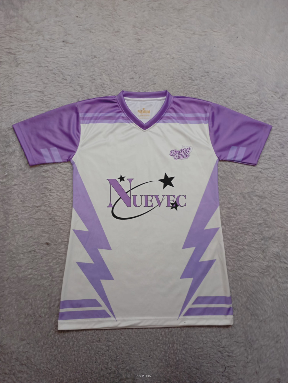 Jersey Putih Ungu: Desain Petir & Logo NUEVEC - Jersey Custom PROKAOS