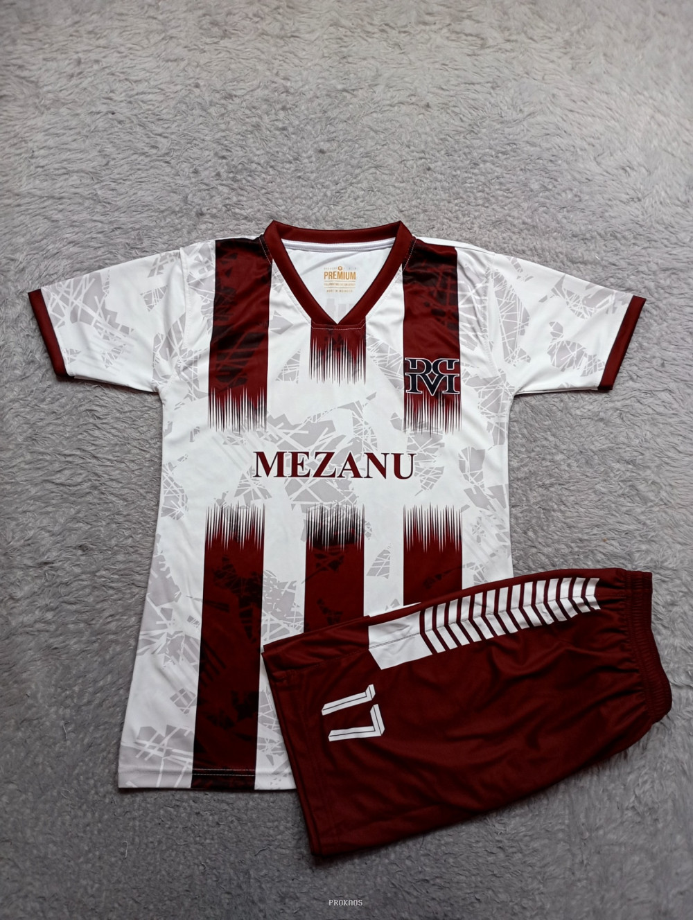 Jersey Sepak Bola MEZANU : Putih, Merah Maroon - Jersey Custom PROKAOS
