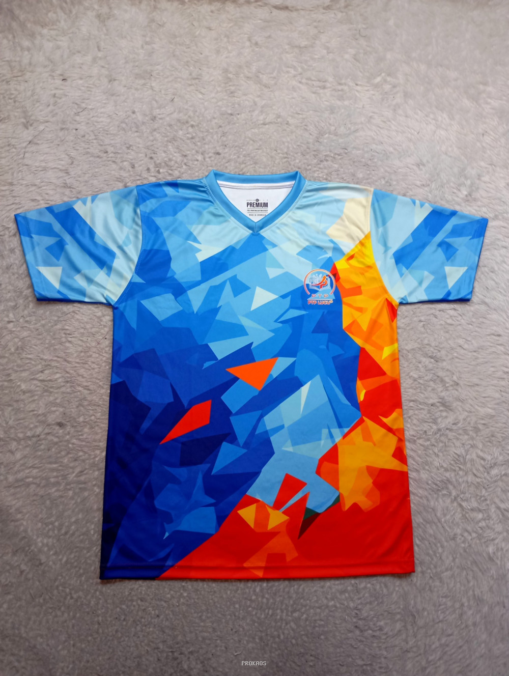 Jersey V-neck dengan Desain Geometris Abstrak - Jersey Custom PROKAOS