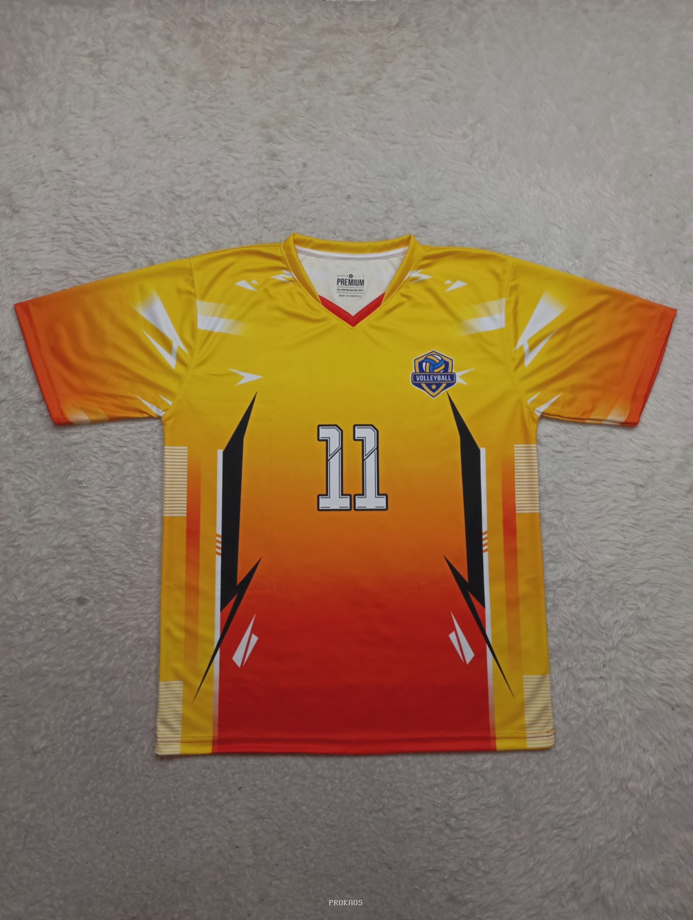 Jersey Voli: Gradasi Kuning-Oranye dengan Nomor 11 - Jersey Custom PROKAOS