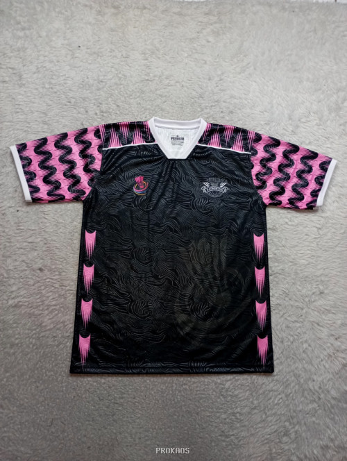 Jersey Badminton Hitam-Pink dengan Motif Gelombang & Logo - Jersey Custom PROKAOS