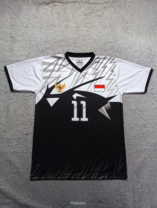 Jersey Bola Hitam-Putih dengan Nomor 11 - Jersey Custom PROKAOS