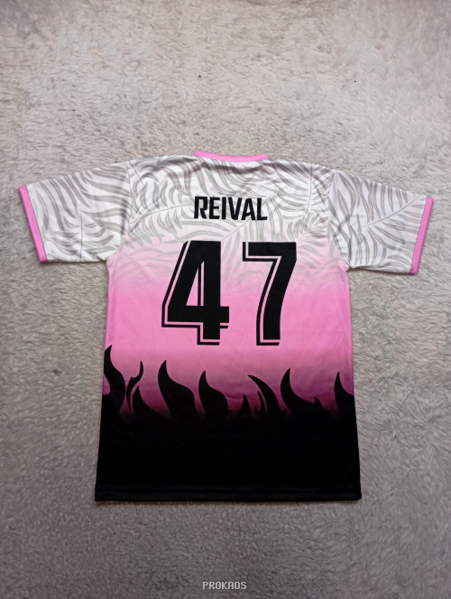 Jersey Football Pink dengan Motif Daun & Api - Gambar 2