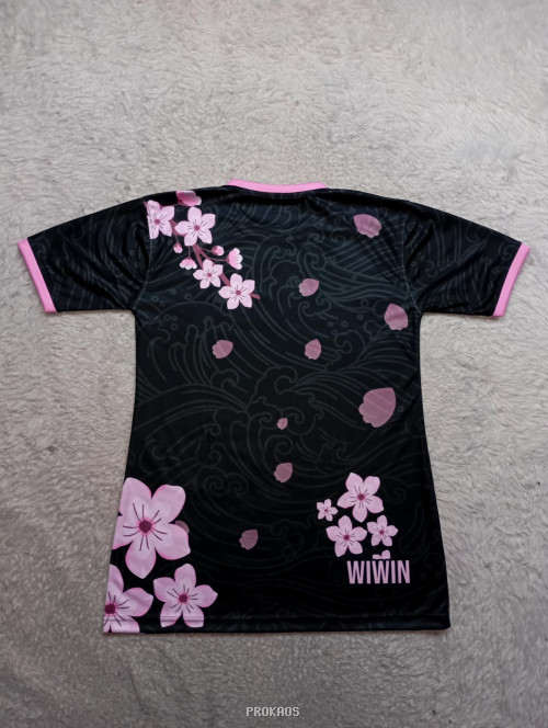 Jersey Hitam Motif Bunga Sakura dengan Detail Pink - Gambar 2