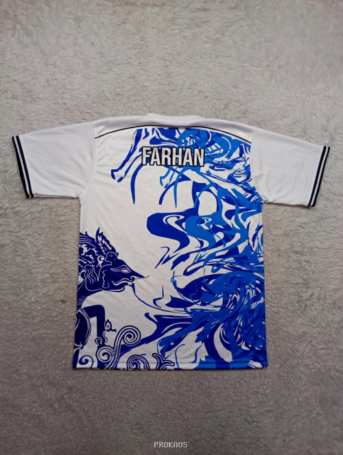 Jersey Pencak Silat: Putih dengan Desain Batik Biru & Wayang - Gambar 2