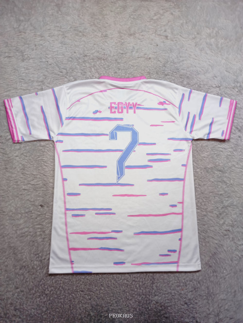 Jersey Putih dengan Desain Garis & Logo Spotify - Gambar 2